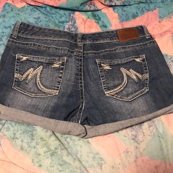Denim shorts - Picture 2 of 2